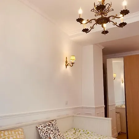Ubytování v soukromí Parisian Style Private With Shared Bathroom Near Bastille And Gare De Lyon *