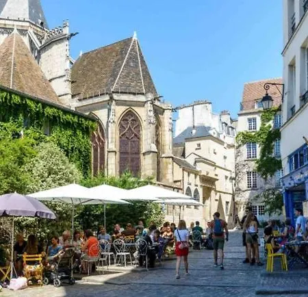 Alloggio in famiglia Parisian Style Private With Shared Bathroom Near Bastille And Gare De Lyon Parigi